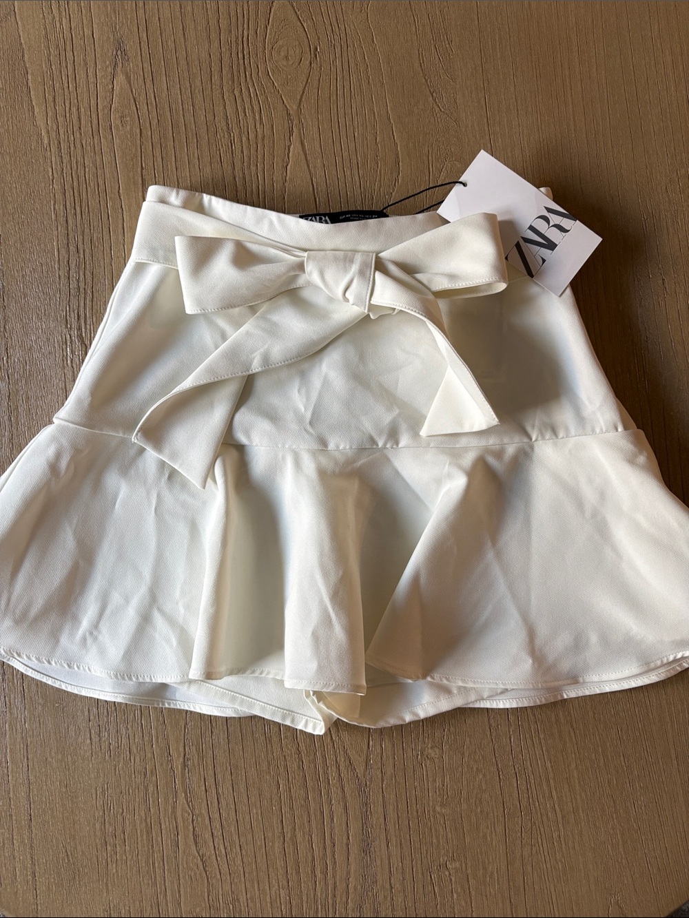 Zara XS Ivory Tie-Waist Flared Skort